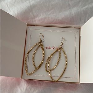 Stella & Dot gold earrings